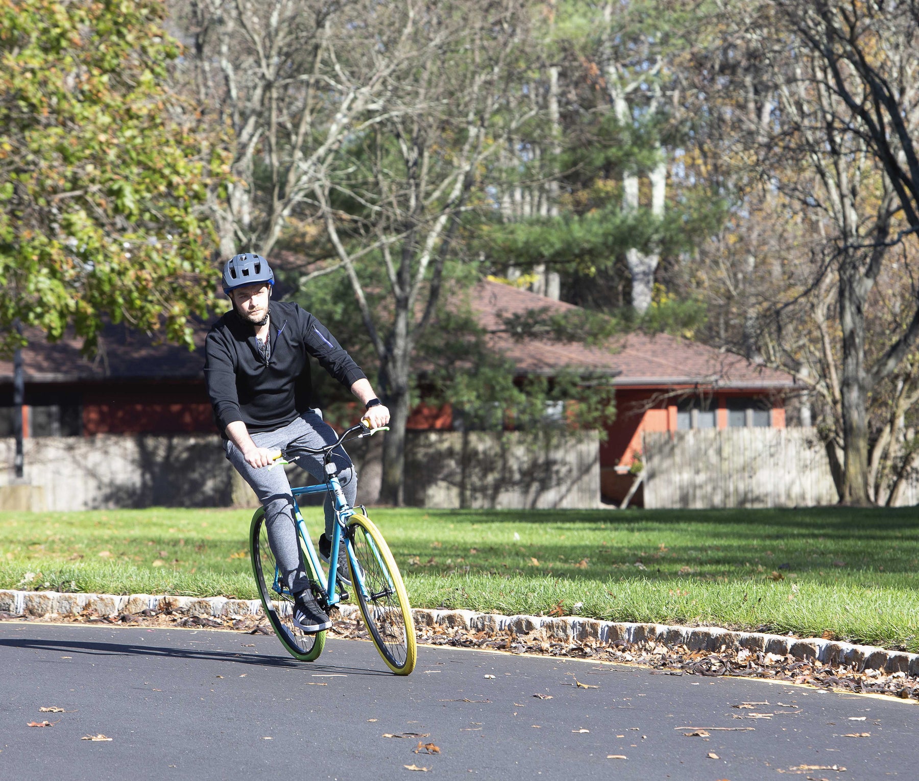 700C Men'S Ridgeland Hybrid Bike, Blue/Green - Product image 9