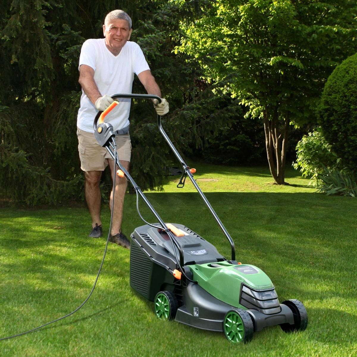 Corded Electric Lawn Mower 1500 W 4015 RPM Collection Box 35 L 3 Adjustable Height 25-65 MM Cutting Width 34 CM Green -